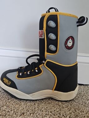 World Industries Boys Snowboard Boots